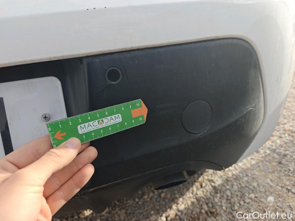  Peugeot  208 PEUGEOT  / 2019 / 5P / berlina con portón BlueHDi 73kW (100CV) Active Pack (AC) #46