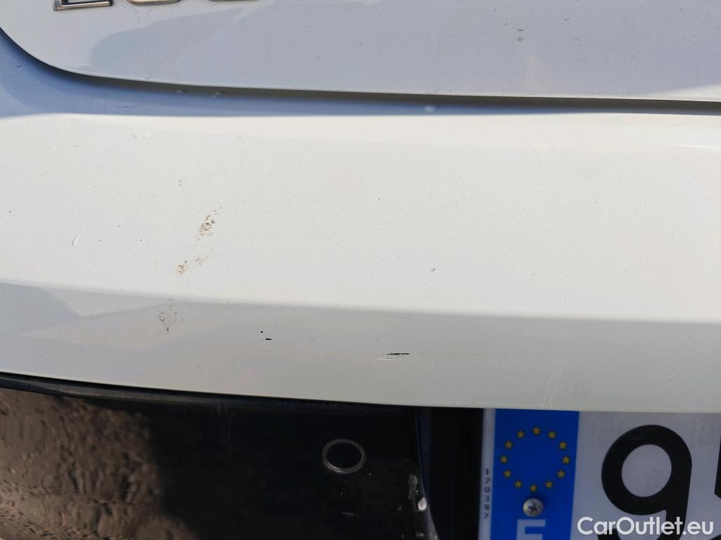  Peugeot  208 PEUGEOT  / 2019 / 5P / berlina con portón BlueHDi 73kW (100CV) Allure #52