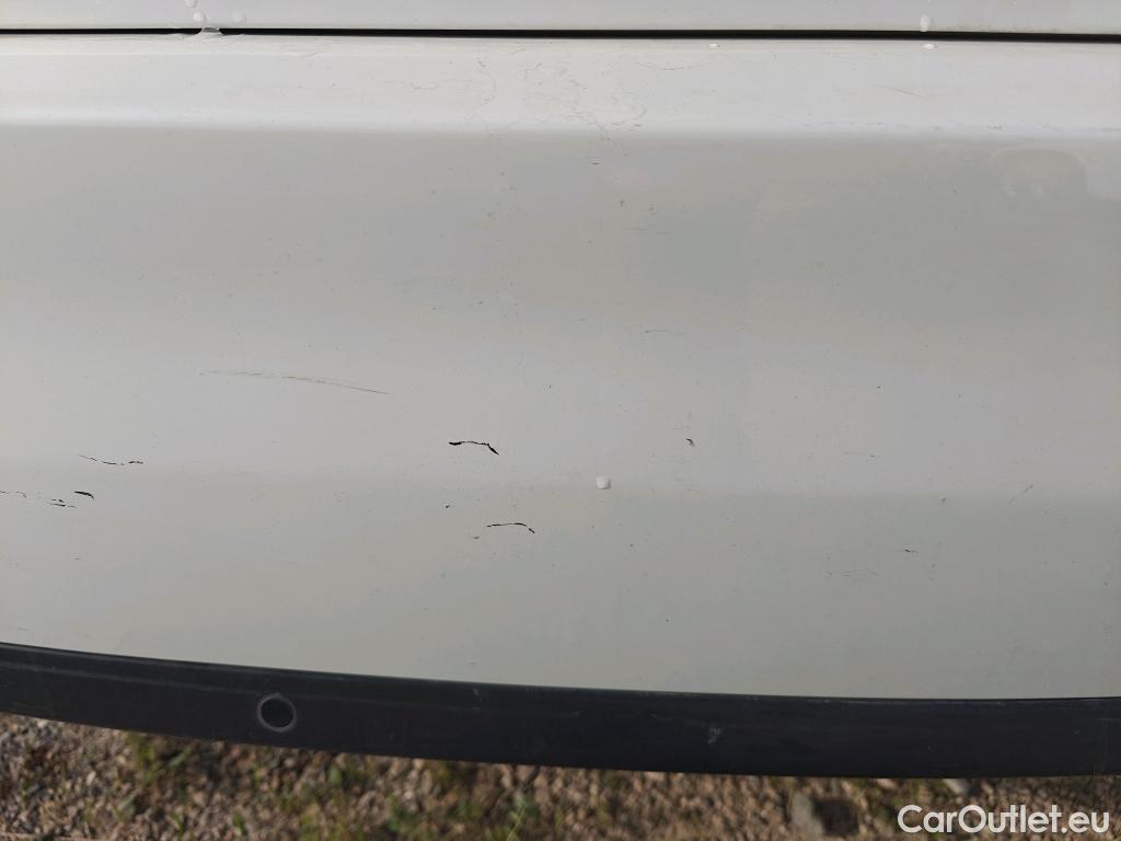  Peugeot  308 PEUGEOT  / 2017 / 5P / berlina con portón 5p Active BlueHDi 130 S&S #23