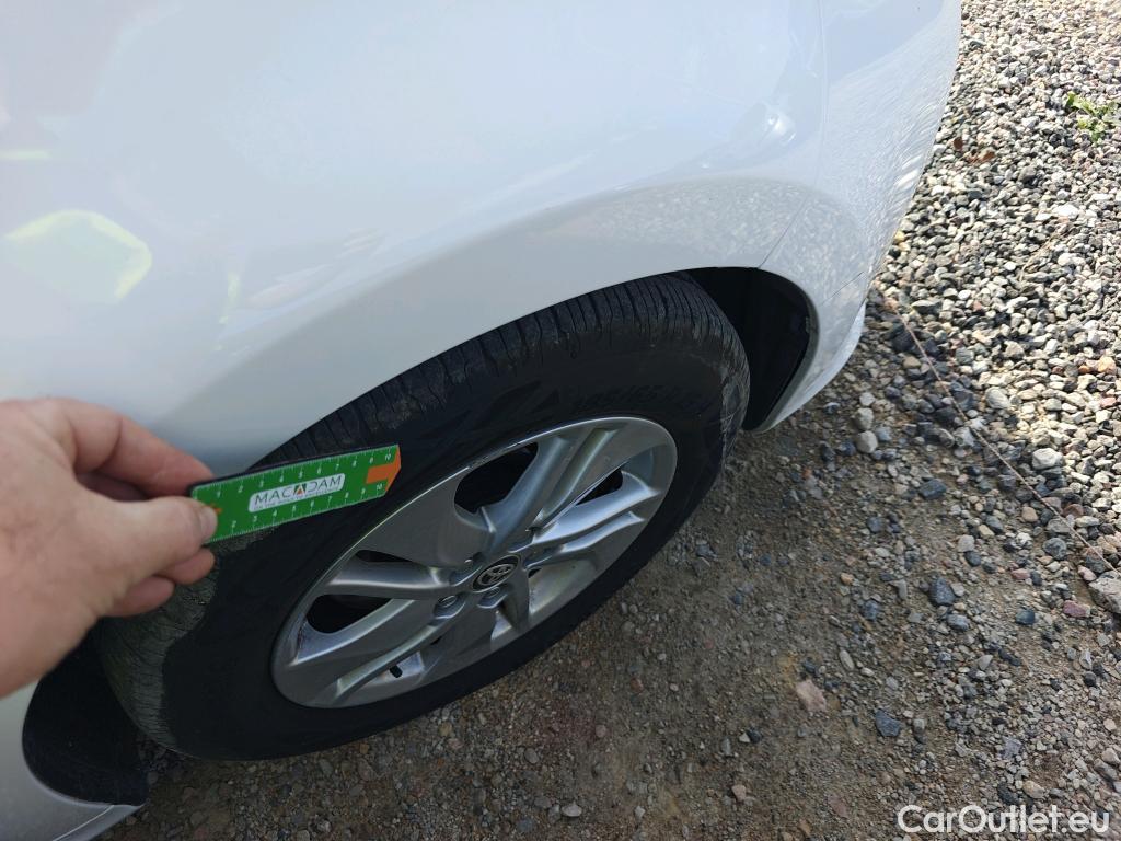  Toyota  Yaris TOYOTA  / 2020 / 5P / berlina con portón 1.5 120H Active Tech #5