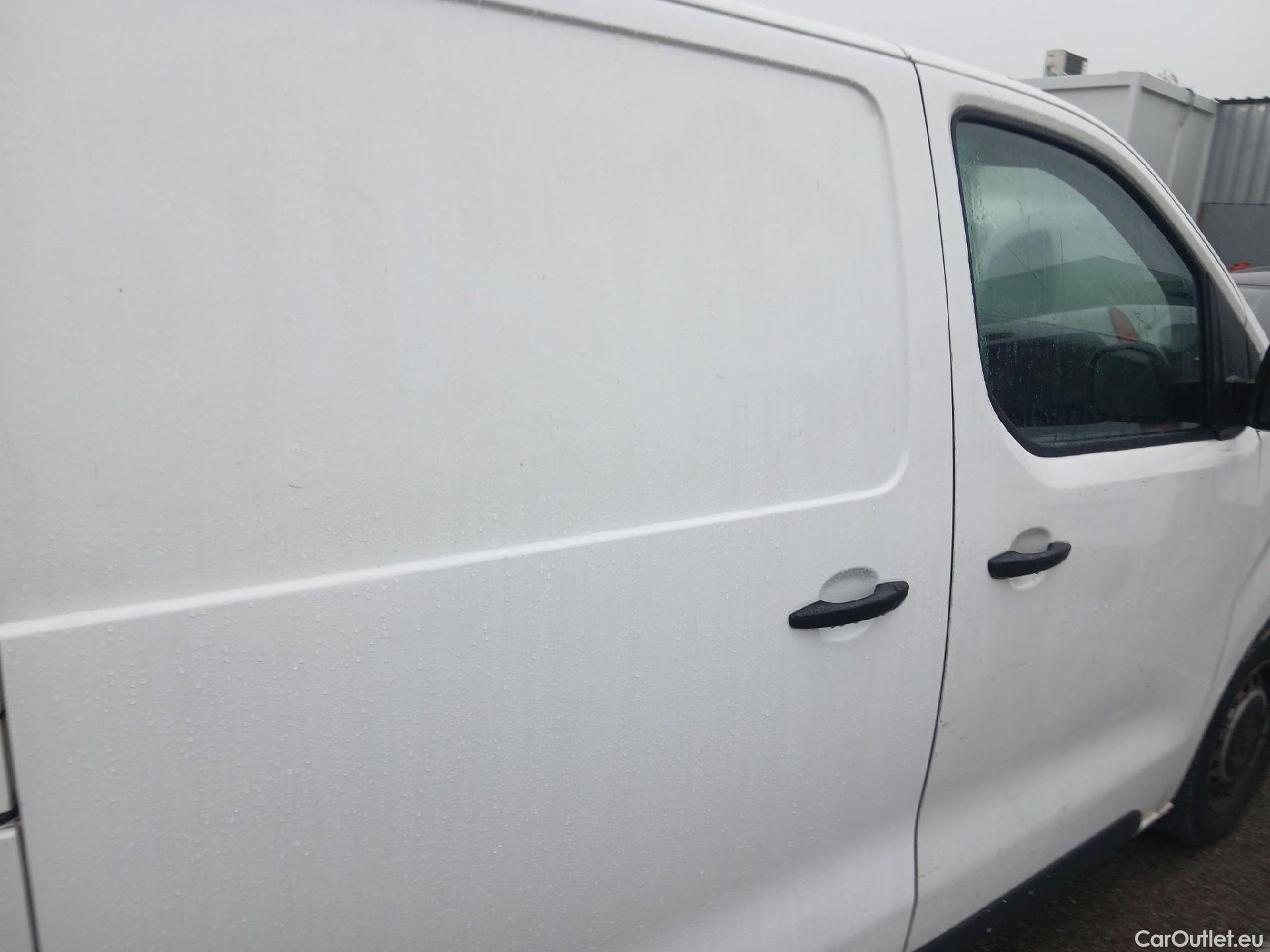  Citroen  Jumpy CITROEN  / 2016 / 4P / furgón Talla M BlueHDi 120 S&S 6v Club (CA) #21