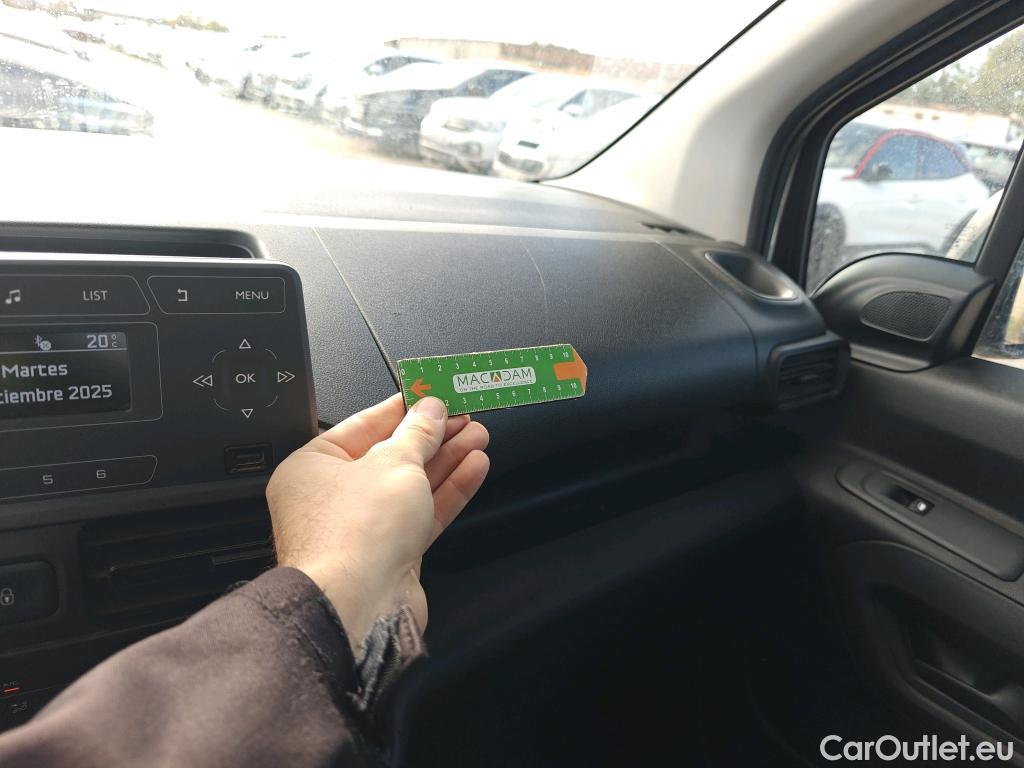  Citroen  Berlingo CITROEN  / 2018 / 4P / monovolumen compacto Talla M BlueHDi 100 S&S LIVE #76