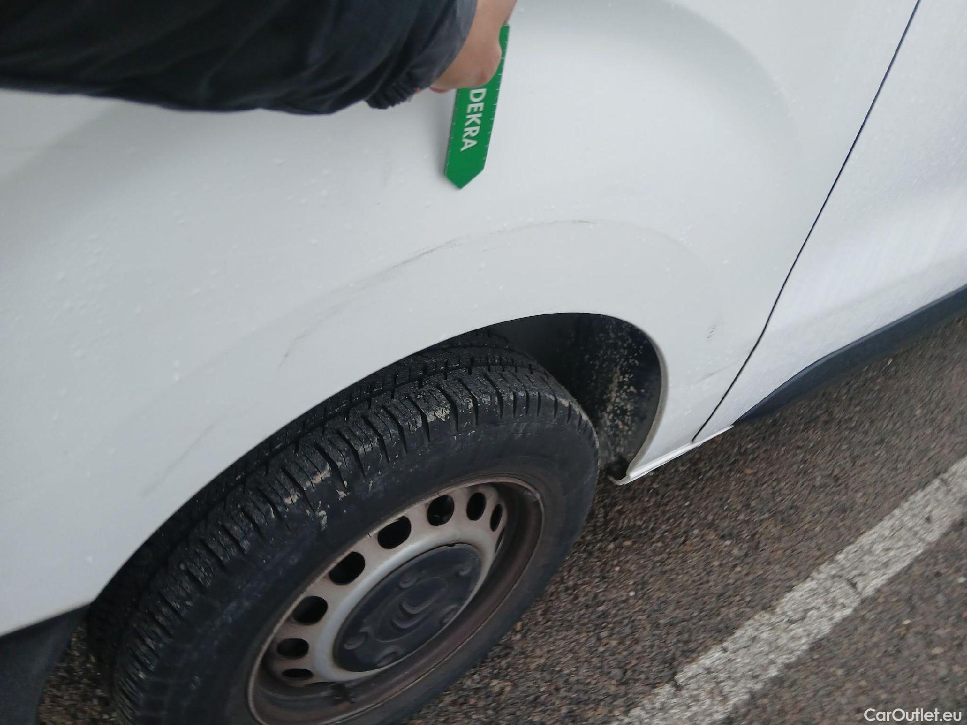  Citroen  Jumpy CITROEN  / 2016 / 4P / furgón Talla M BlueHDi 120 S&S 6v Club (CA) #19