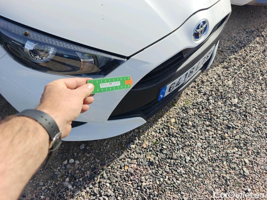  Toyota  Yaris TOYOTA  / 2020 / 5P / berlina con portón 1.5 120H Active Tech #9