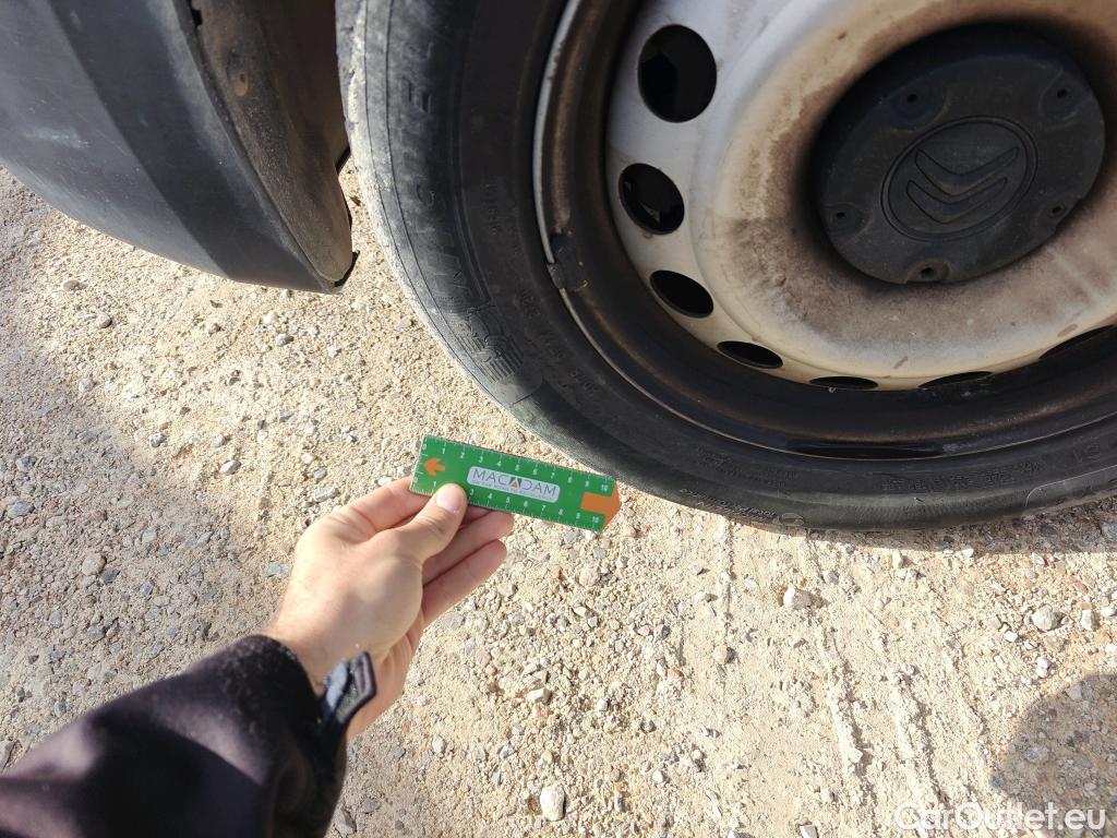  Citroen  Berlingo CITROEN  / 2018 / 4P / monovolumen compacto Talla M BlueHDi 100 S&S LIVE #68