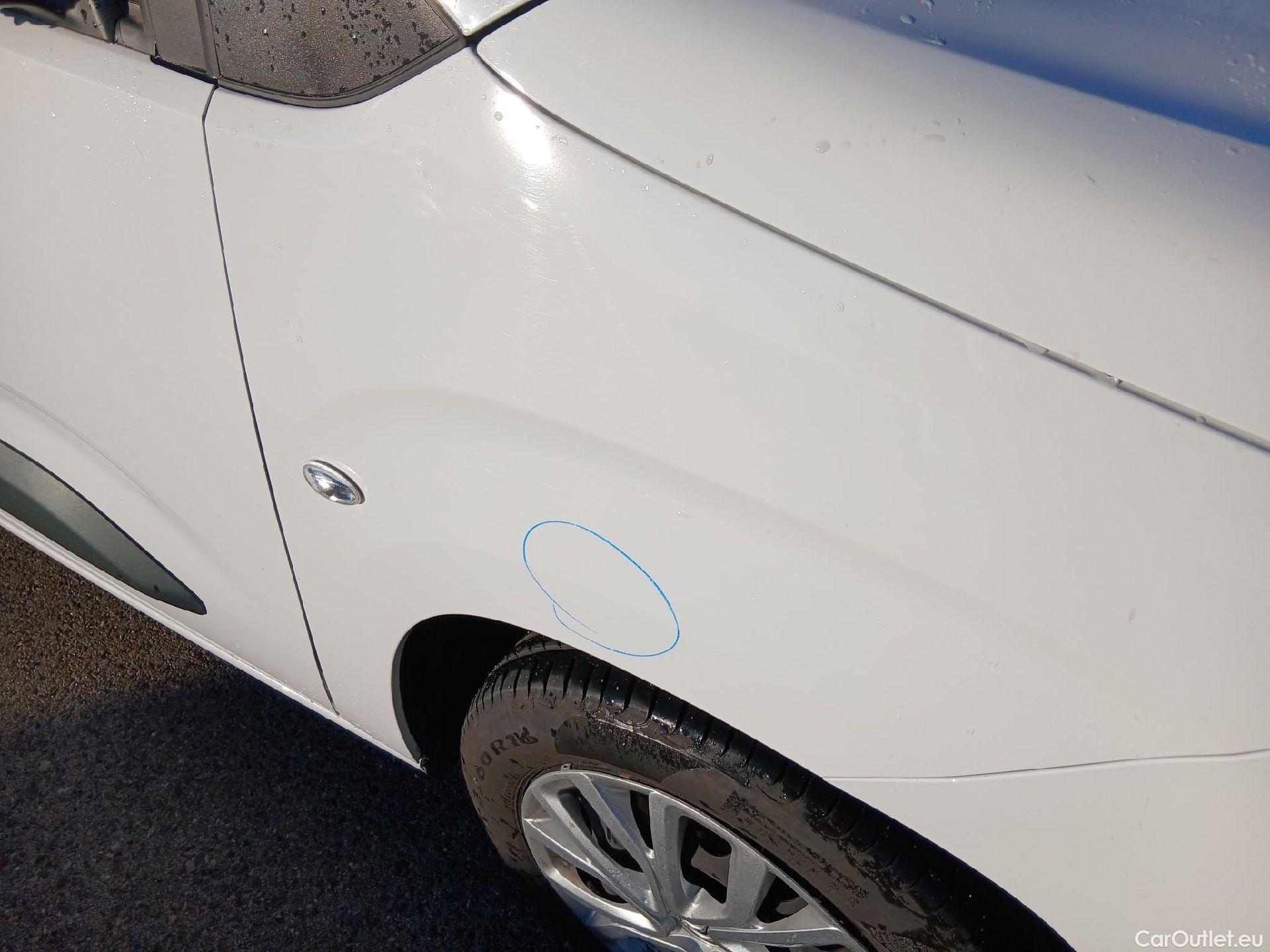  Citroen  Berlingo CITROEN  / 2018 / 4P / monovolumen compacto Talla M BlueHDi 100 S&S LIVE PACK #19