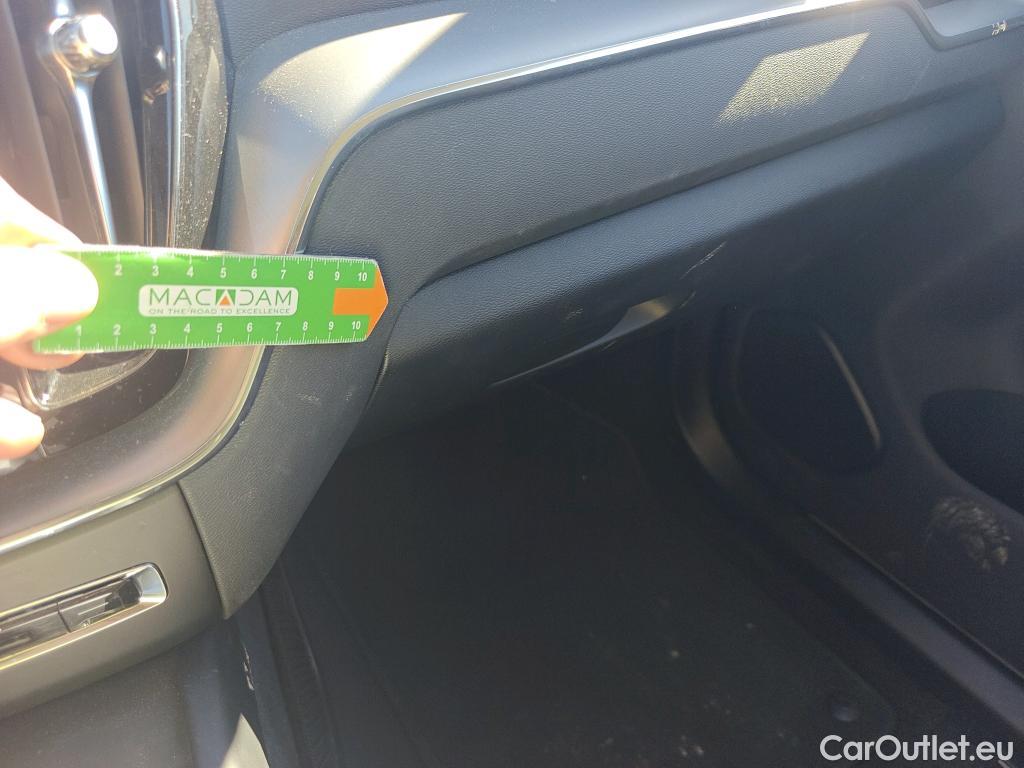  Volvo  XC60 VOLVO  / 2017 / 5P / todoterreno 2.0 T8 AWD Business Plus Auto #8