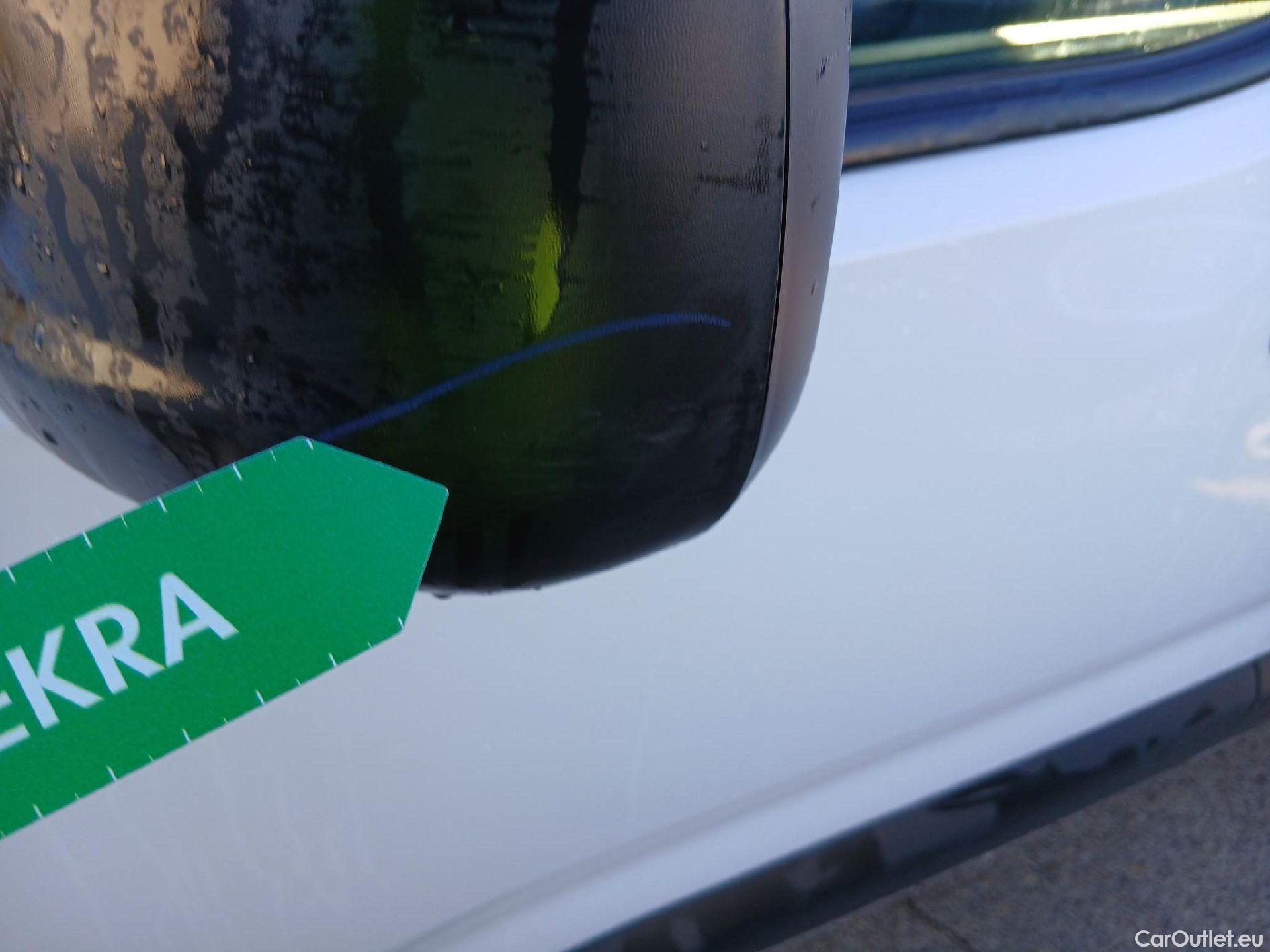  Citroen  Berlingo CITROEN  / 2018 / 4P / monovolumen compacto Talla M BlueHDi 100 S&S LIVE PACK #8