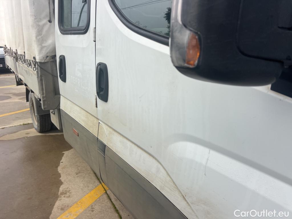  Iveco  Daily IVECO  / 2014 / 4P / chasis doble cabina 35C 14 D 3750 #45