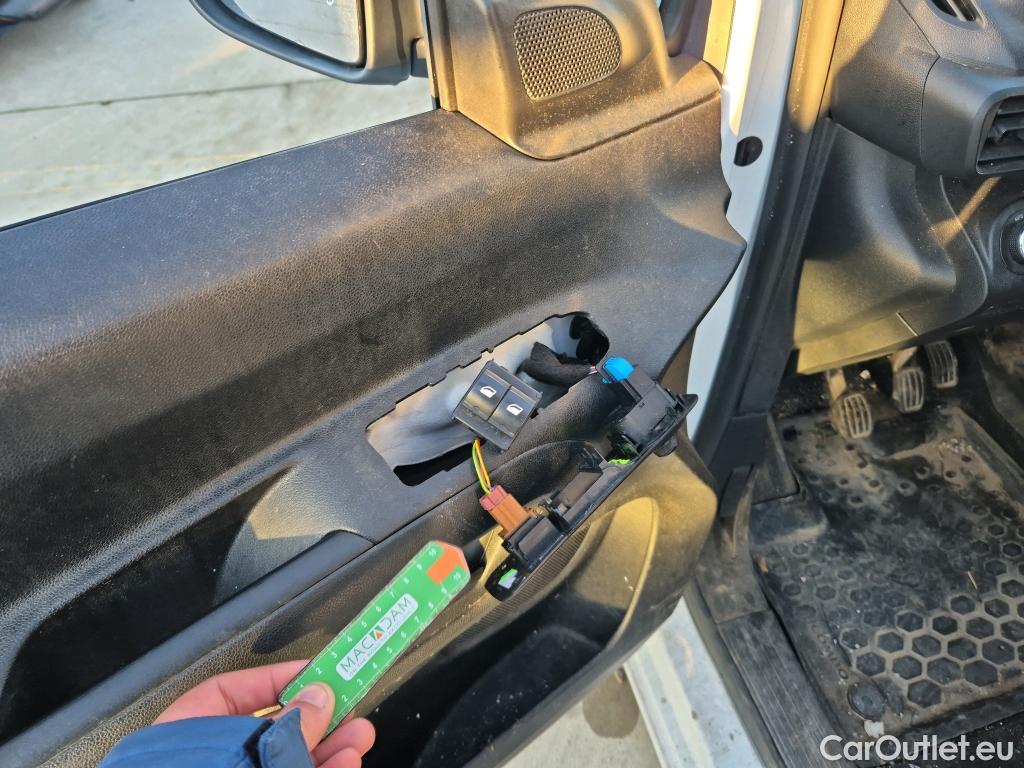  Opel  Combo OPEL  / 2018 / 3P / furgón derivado de turismo 1.6 TD S/S 74kW (100CV) Express L H1 650 #34