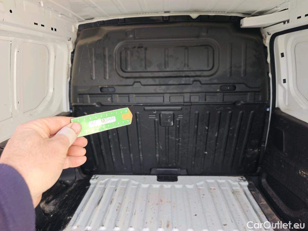  Opel  Combo OPEL  / 2018 / 3P / furgón derivado de turismo 1.6 TD S/S 74kW (100CV) Express L H1 650 #19