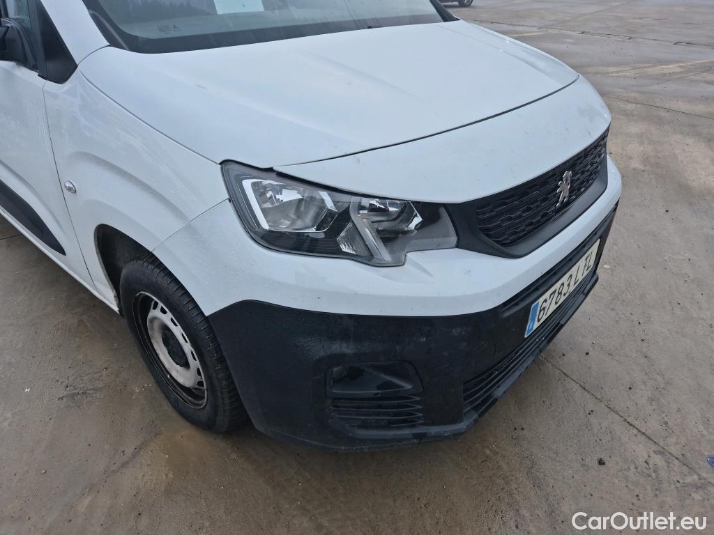  Peugeot  Partner PEUGEOT  / 2018 / 4P / furgón derivado de turismo Premium Standard 600kg BlueHDi 73kW (AC) #32