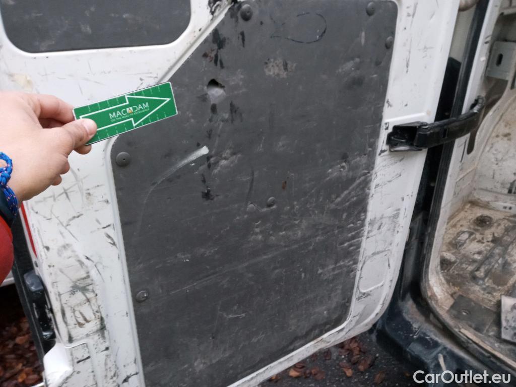  Volkswagen  Crafter VOLKSWAGEN  / 2017 / 4P / furgón 30 Furgón BM TN L3H2 2.0TDI 75kW (102CV) #25