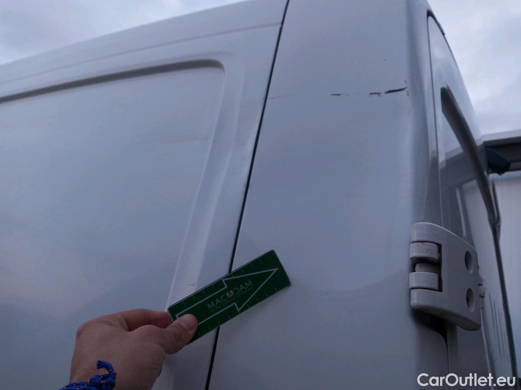  Volkswagen  Crafter VOLKSWAGEN  / 2017 / 4P / furgón 30 Furgón BM TN L3H2 2.0TDI 75kW (102CV) #33