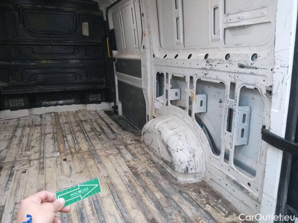  Volkswagen  Crafter VOLKSWAGEN  / 2017 / 4P / furgón 30 Furgón BM TN L3H2 2.0TDI 75kW (102CV) #6