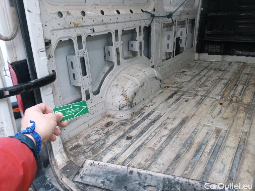  Volkswagen  Crafter VOLKSWAGEN  / 2017 / 4P / furgón 30 Furgón BM TN L3H2 2.0TDI 75kW (102CV) #5