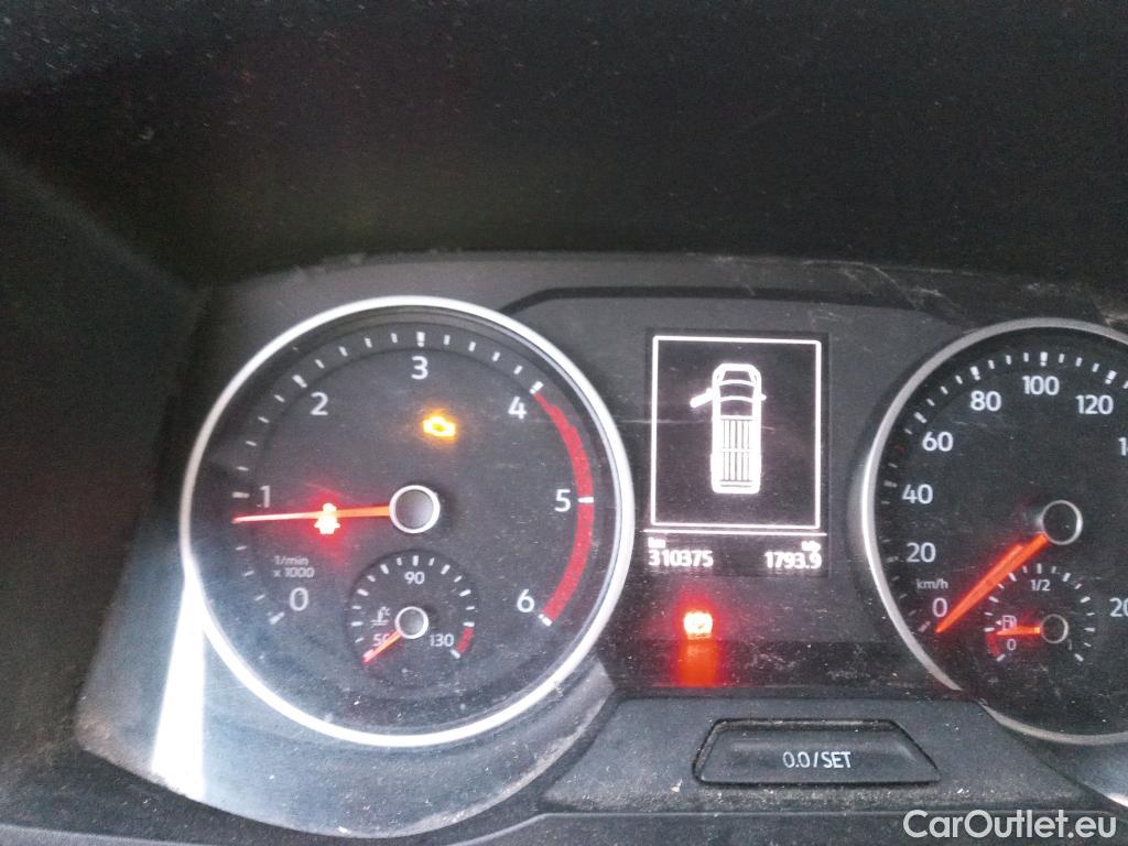  Volkswagen  Crafter VOLKSWAGEN  / 2017 / 4P / furgón 30 Furgón BM TN L3H2 2.0TDI 75kW (102CV) #69