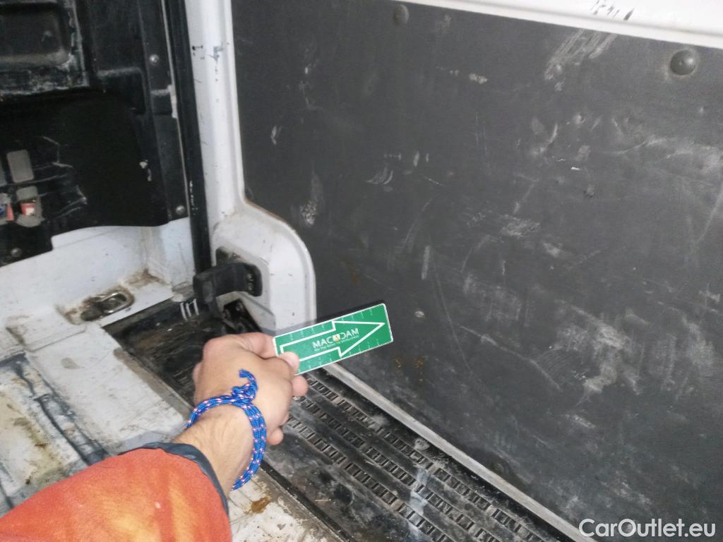  Volkswagen  Crafter VOLKSWAGEN  / 2017 / 4P / furgón 30 Furgón BM TN L3H2 2.0TDI 75kW (102CV) #39