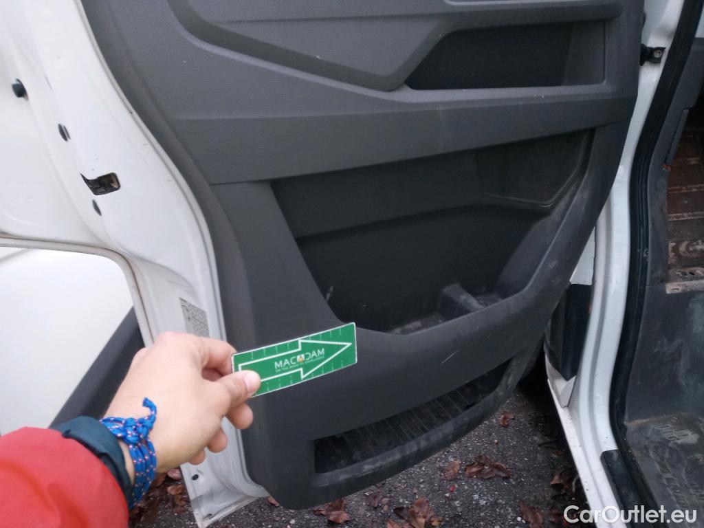  Volkswagen  Crafter VOLKSWAGEN  / 2017 / 4P / furgón 30 Furgón BM TN L3H2 2.0TDI 75kW (102CV) #58