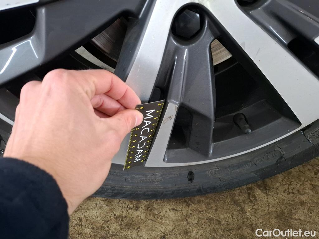  Peugeot  5008  Allure Pack 1.2 PureTech 130CV BVA8 7 Sieges E6d #45