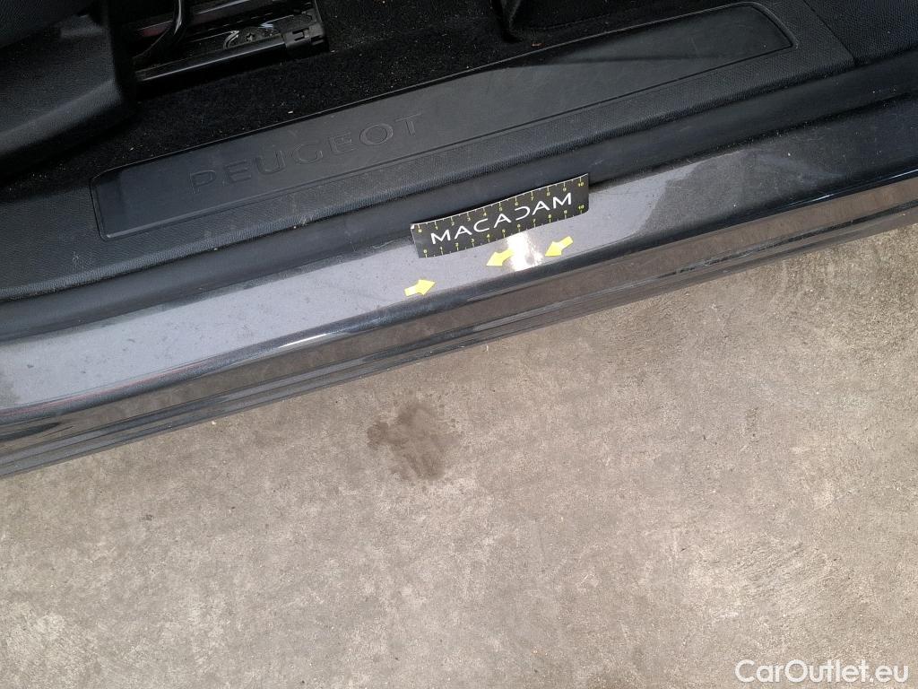  Peugeot  5008  Active Business 1.2 PureTech 130CV BVA8 E6d #20