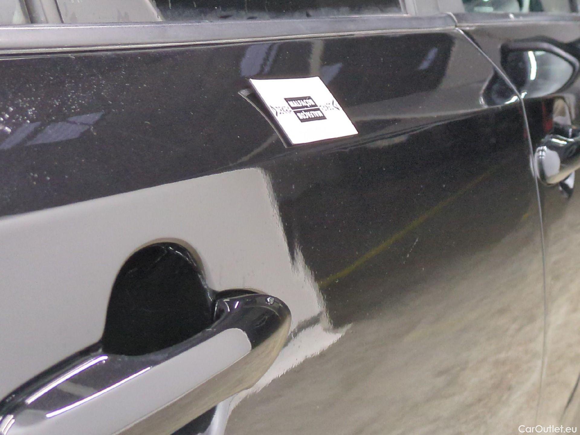  Toyota  Corolla TOYOTA  Touring Sports / 2018 / 5P / Break Hybride 122h Dynamic Business Beyond Zer #25