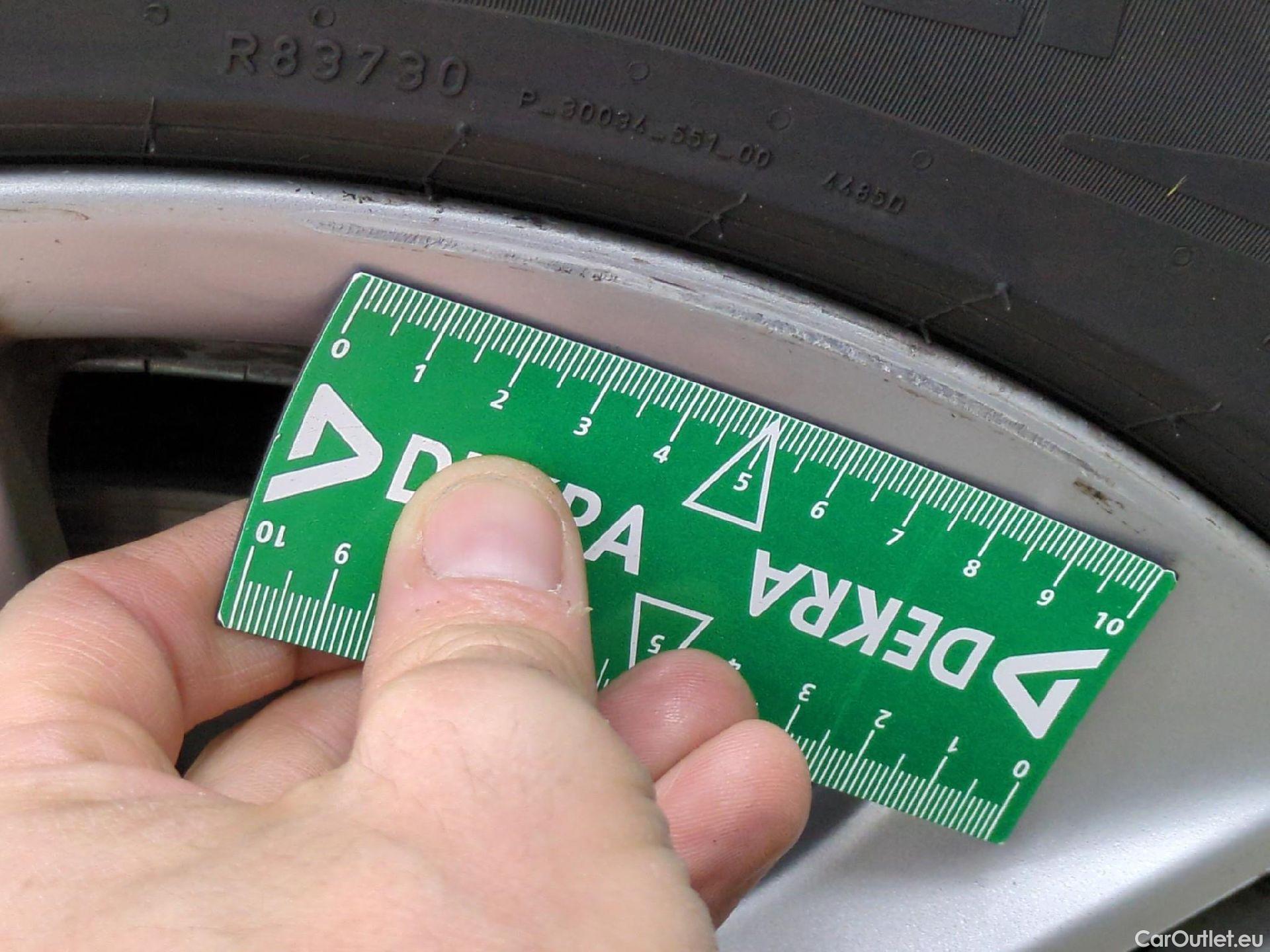  Toyota  Corolla TOYOTA  Touring Sports / 2018 / 5P / Break Hybride 122h Dynamic Business Beyond Zer #17