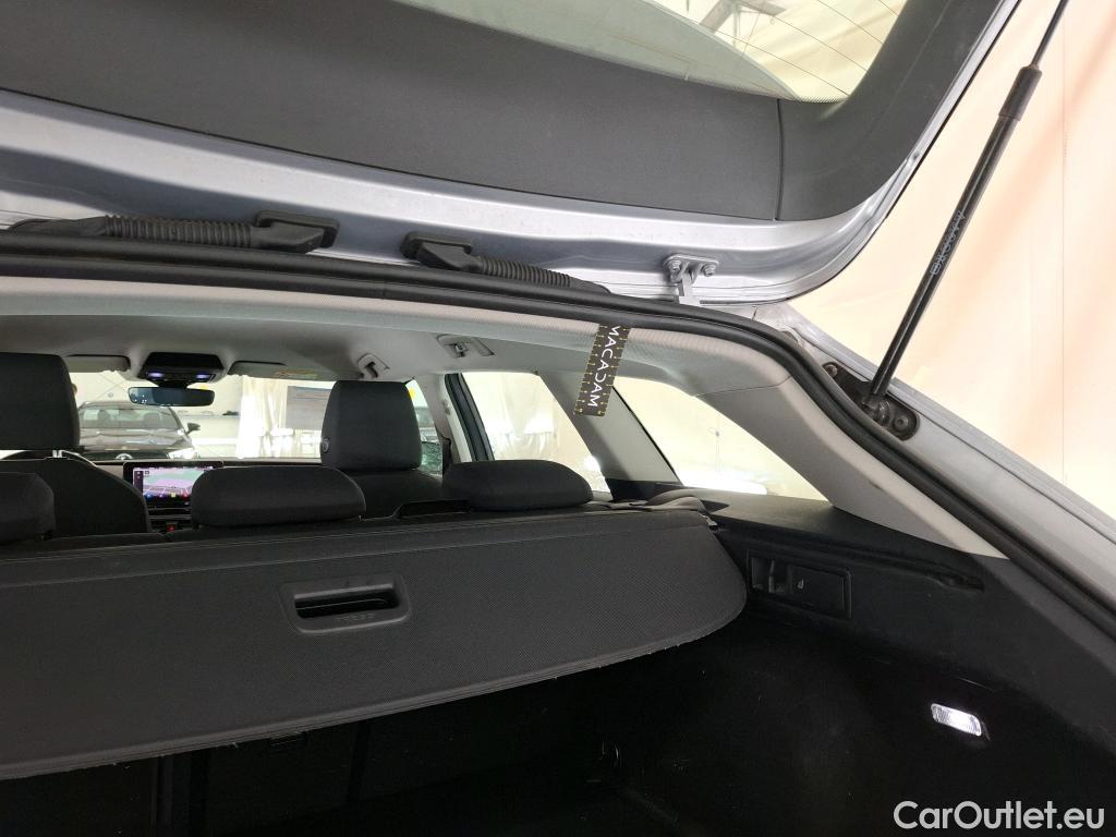  Seat  Leon SEAT  Sportstourer / 2020 / 5P / Break 2.0 TDI 150 DSG S&S Style Business #27