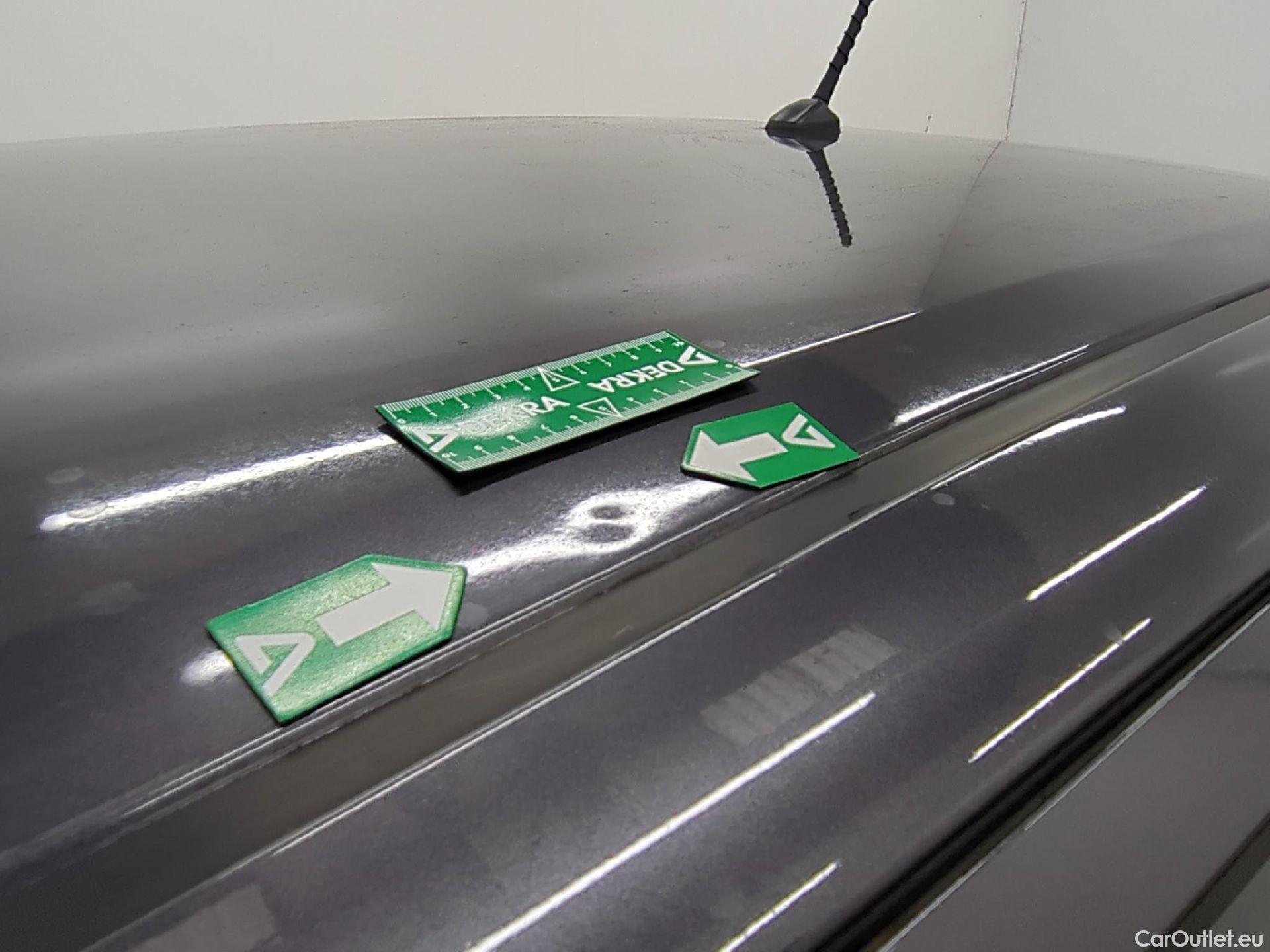  Toyota  Yaris TOYOTA  Hybride 5p Berline 1.5 VVT-I HYBRID France Business #8