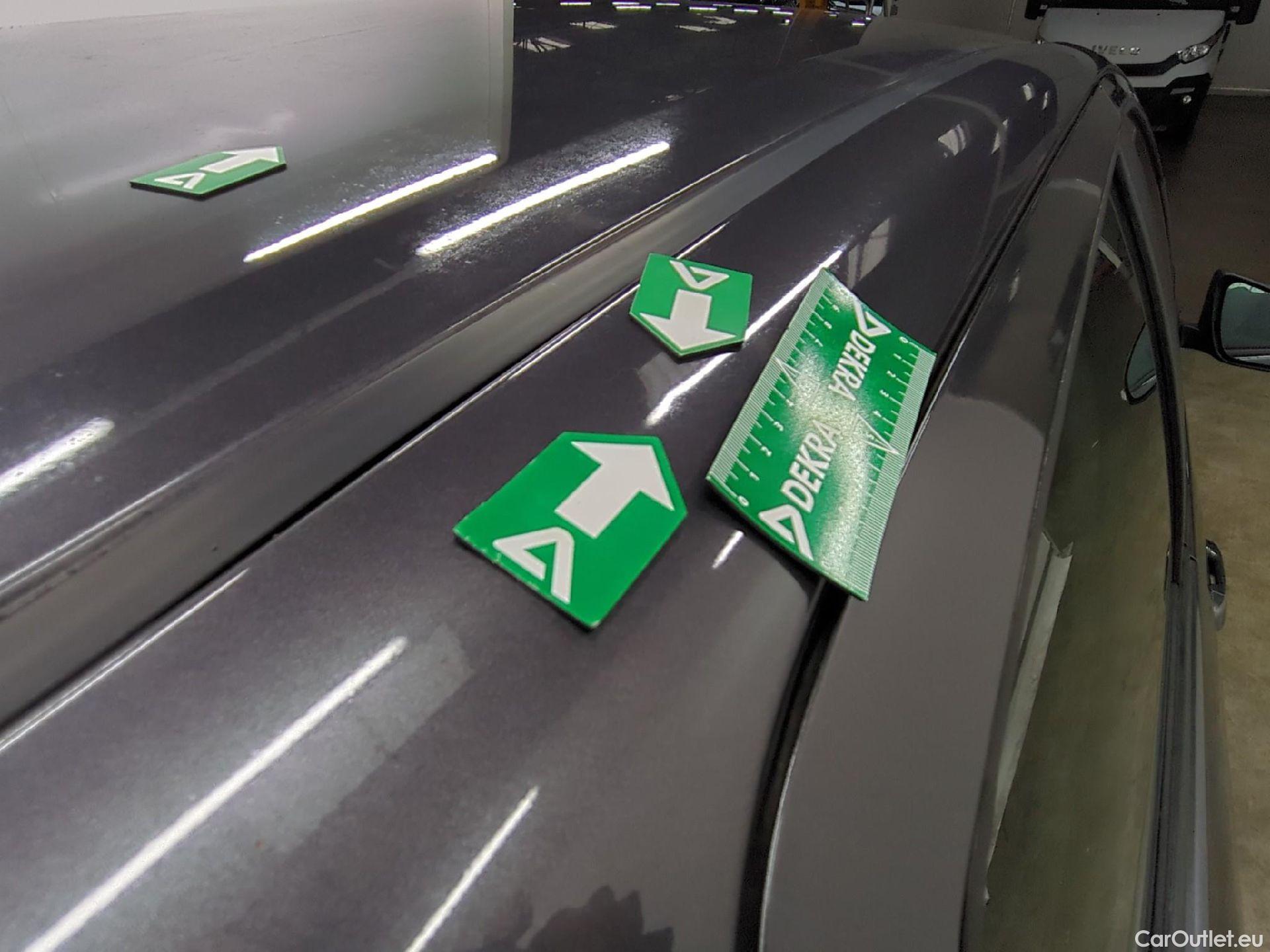  Toyota  Yaris TOYOTA  Hybride 5p Berline 1.5 VVT-I HYBRID France Business #16