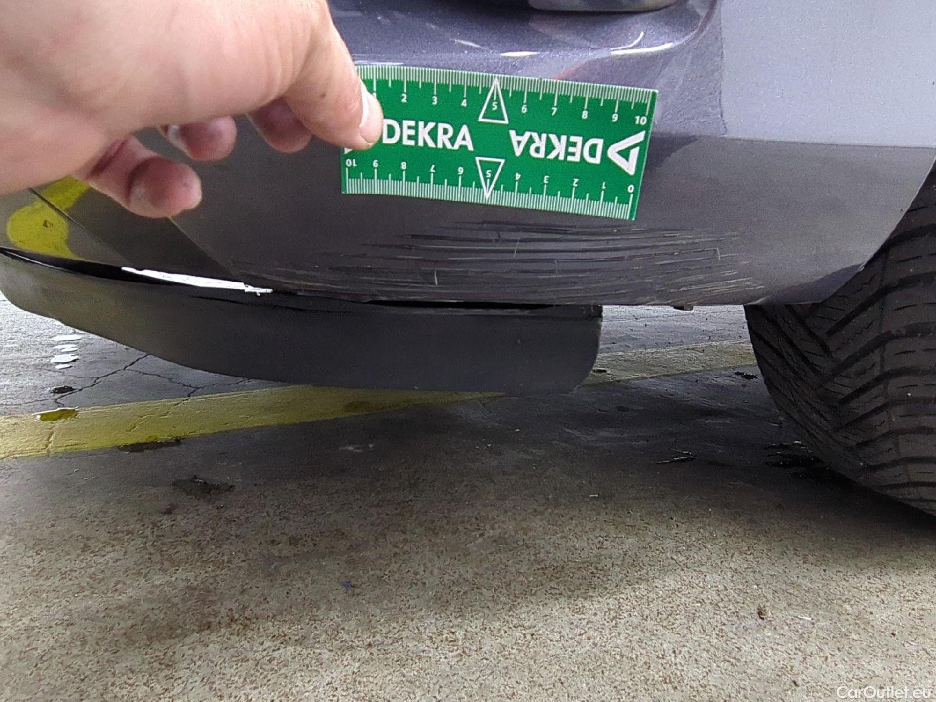  Toyota  Yaris TOYOTA  Hybride 5p Berline 1.5 VVT-I HYBRID France Business #1