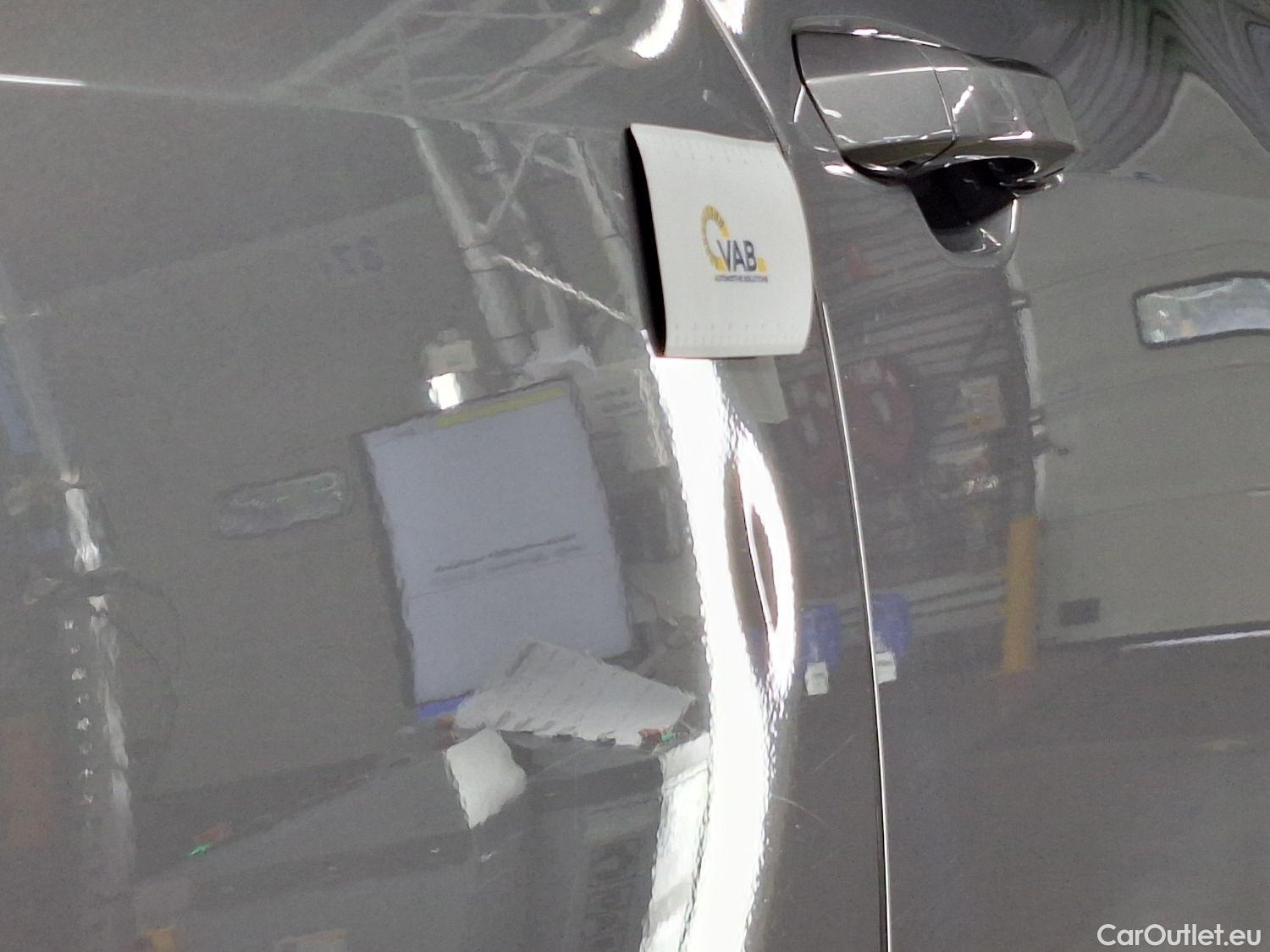  Audi  E-TRON Audi,  '19 BEV, Audi  55 Quattro Advanced 5d  !!! technical issue !!!  #19