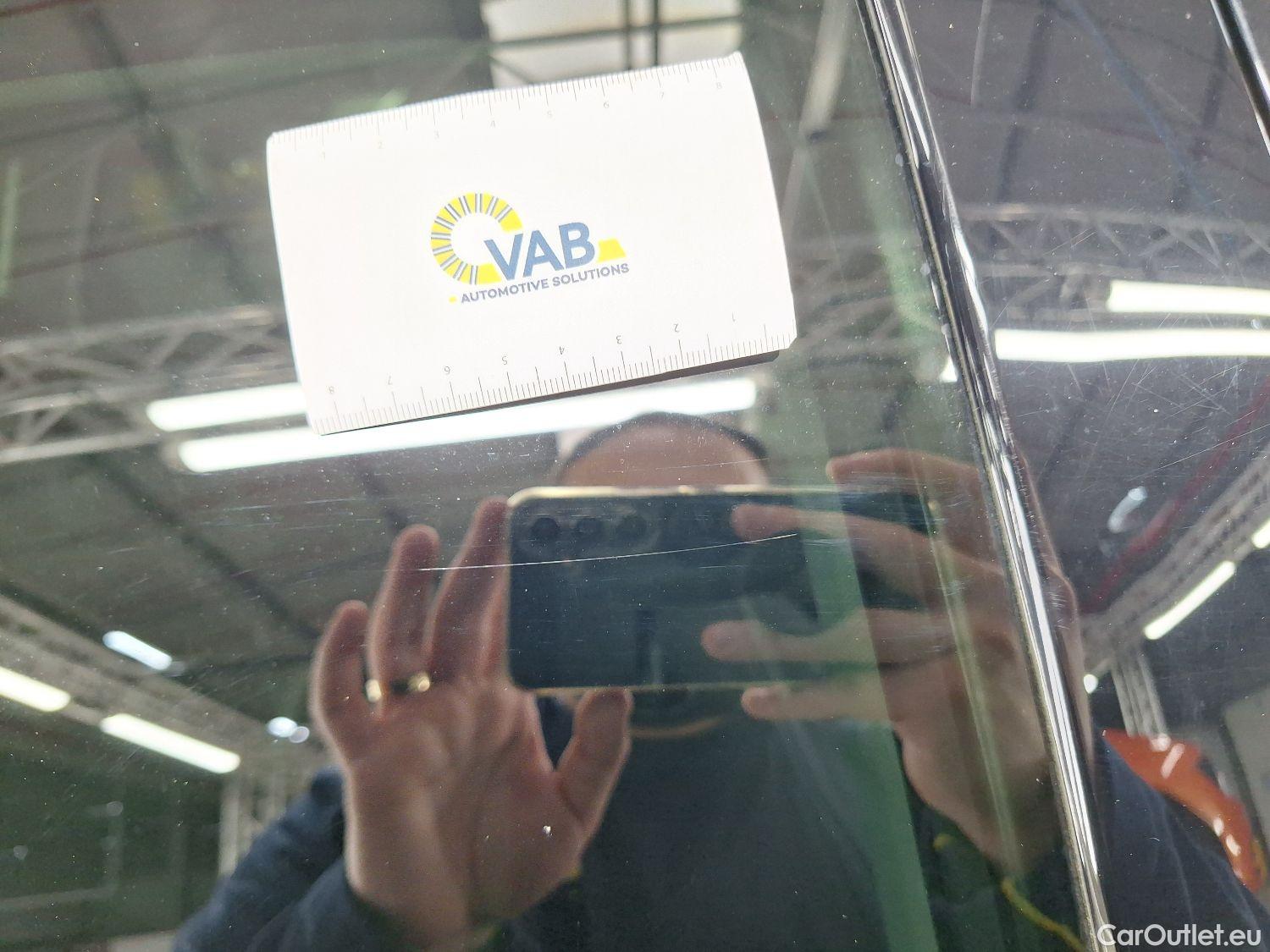  Audi  E-TRON Audi,  '19 BEV, Audi  55 Quattro Advanced 5d  !!! technical issue !!!  #29