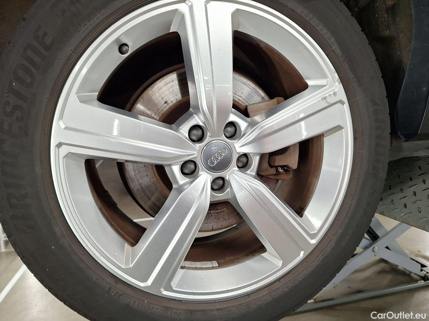  Audi  E-TRON Audi,  '19 BEV, Audi  55 Quattro Advanced 5d  !!! technical issue !!!  #1