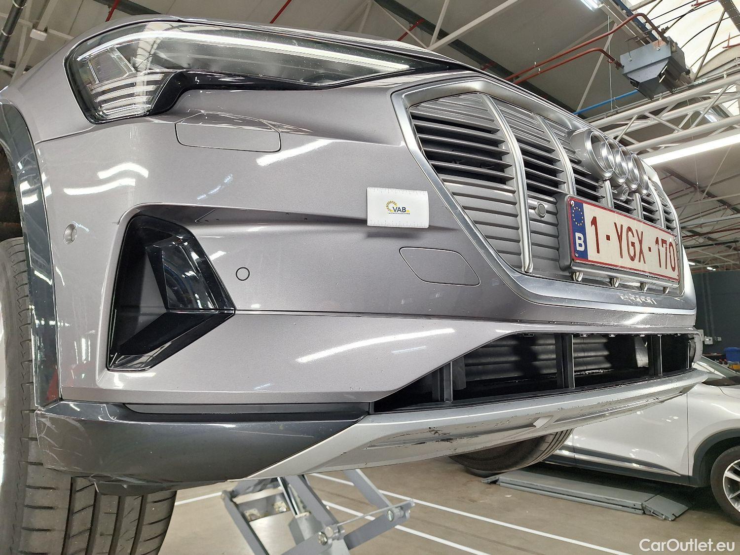  Audi  E-TRON Audi,  '19 BEV, Audi  55 Quattro Advanced 5d  !!! technical issue !!!  #9