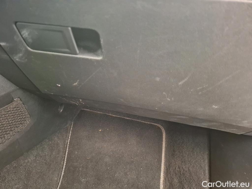  Volkswagen  Golf  VOLKSWAGEN / 2020 / 5P / Berline 1.0 ETSI OPF 110 DSG7 LIFE PLUS #3