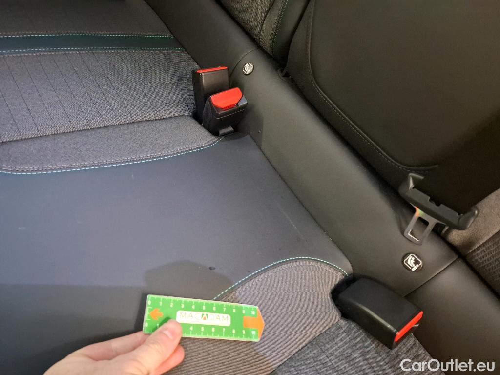  Peugeot  2008 PEUGEOT  / 2019 / 5P / Crossover BLUEHDI 130 S&S EAT8 ALLURE #8