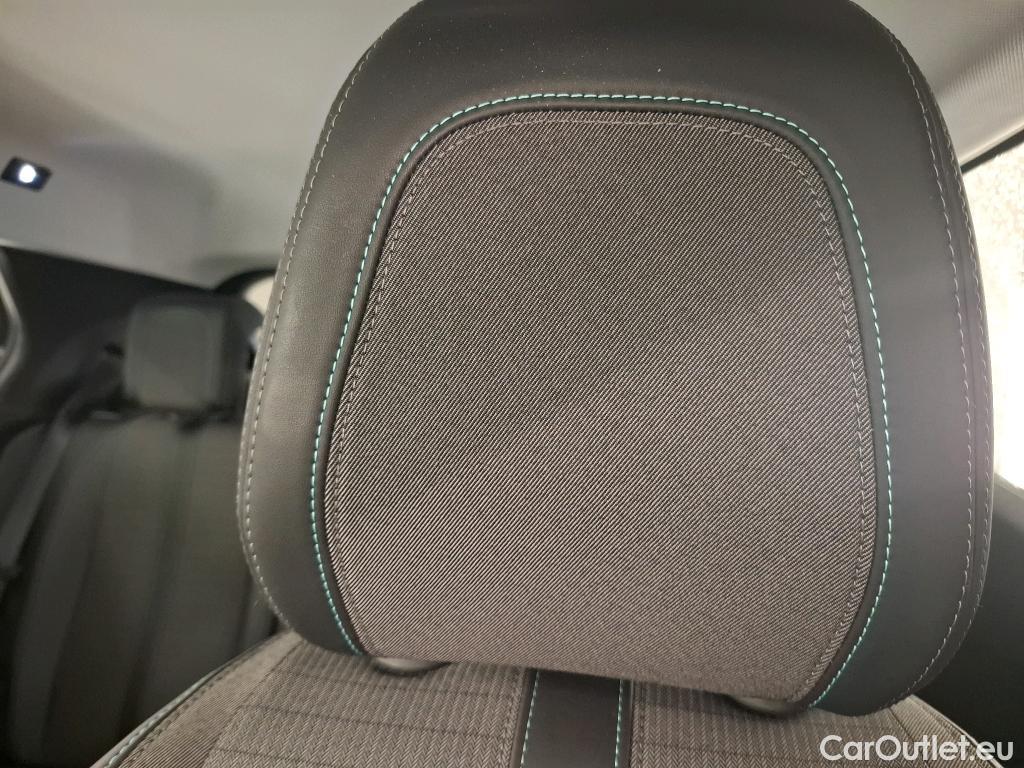  Peugeot  2008 PEUGEOT  / 2019 / 5P / Crossover BLUEHDI 130 S&S EAT8 ALLURE #11