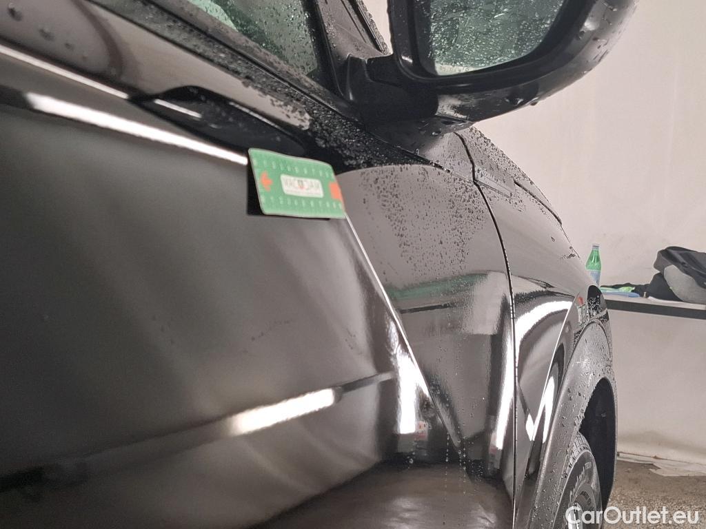  Peugeot  2008 PEUGEOT  / 2019 / 5P / Crossover BLUEHDI 130 S&S EAT8 ALLURE #5