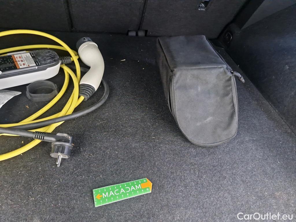  Volkswagen  Tiguan VOLKSWAGEN  / 2020 / 5P / SUV 1.4 eHybrid 245 DSG6 R-Line Exclusive #9