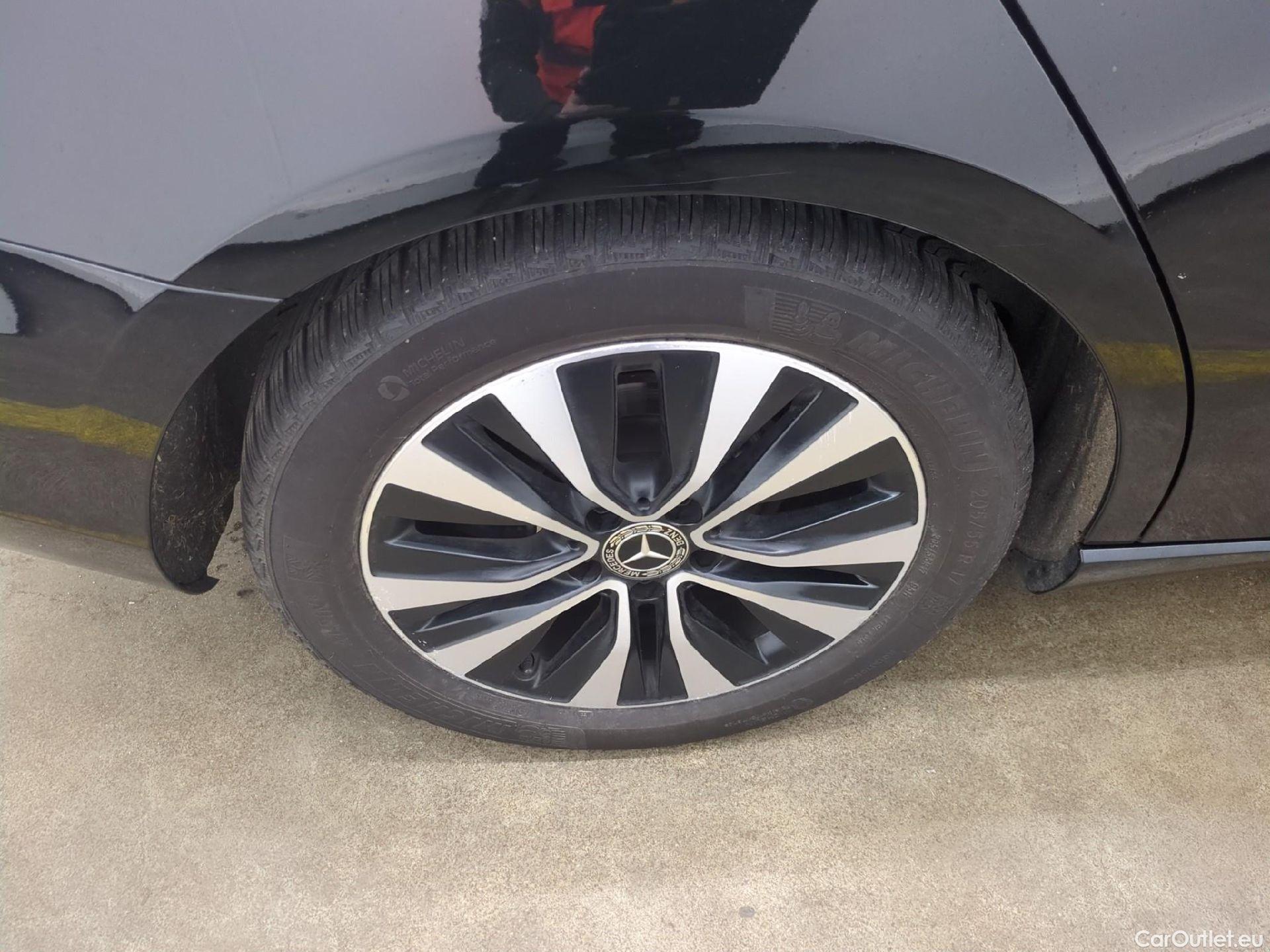  Mercedes  A-Klasse MERCEDES-BENZ Classe A Berline / 2018 / 4P / Berline A 180 Business Line #6