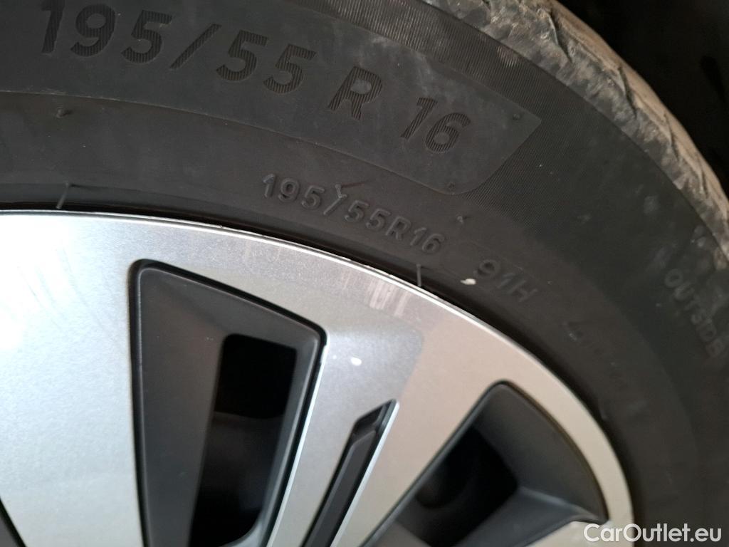  Peugeot  208  Active Pack 1.2 PureTech 100CV BVM6 E6d #4