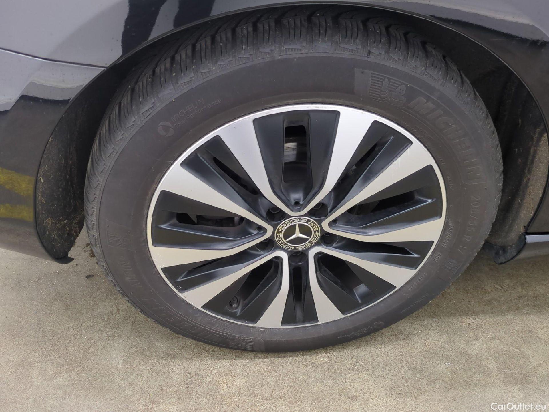  Mercedes  A-Klasse MERCEDES-BENZ Classe A Berline / 2018 / 4P / Berline A 180 Business Line #16