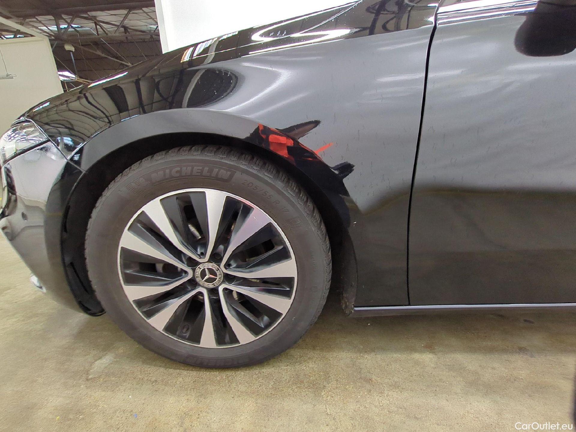  Mercedes  A-Klasse MERCEDES-BENZ Classe A Berline / 2018 / 4P / Berline A 180 Business Line #11