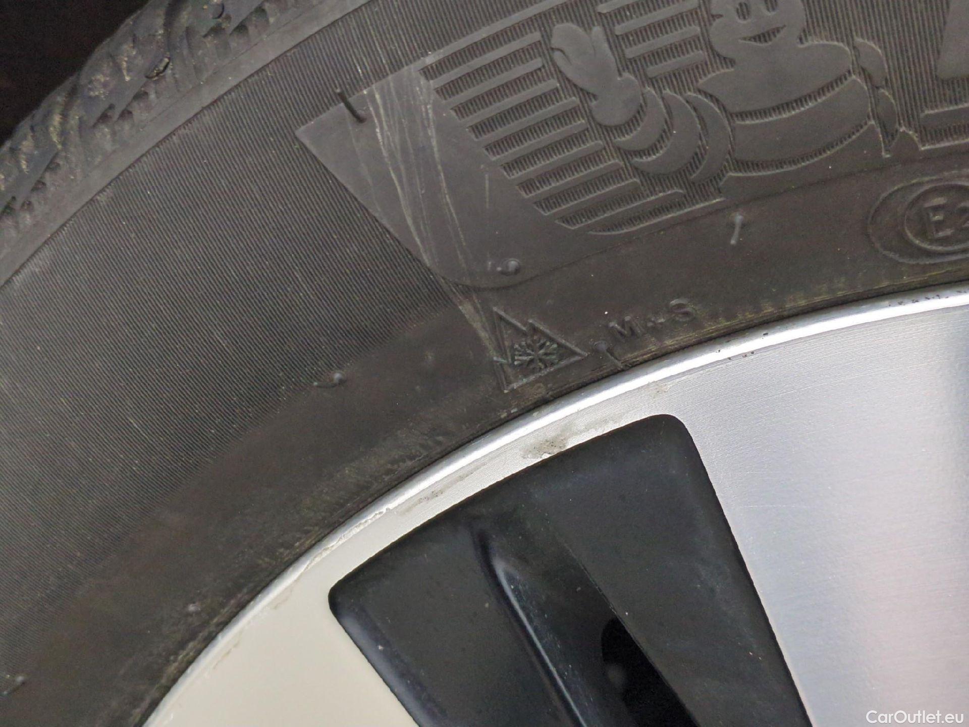  Mercedes  A-Klasse MERCEDES-BENZ Classe A Berline / 2018 / 4P / Berline A 180 Business Line #4