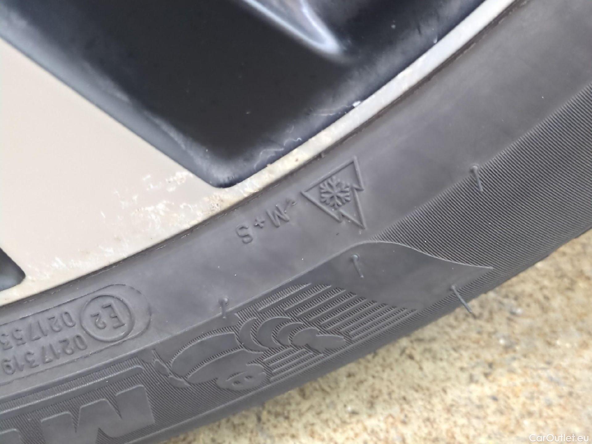  Mercedes  A-Klasse MERCEDES-BENZ Classe A Berline / 2018 / 4P / Berline A 180 Business Line #1