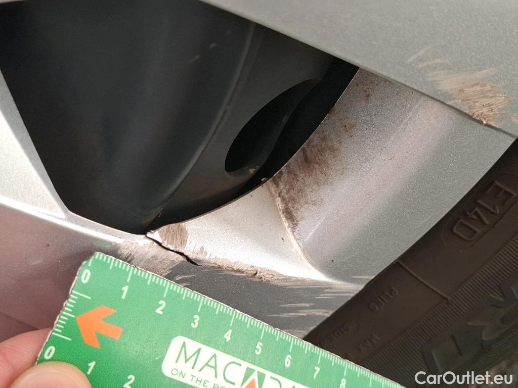  Toyota  Yaris TOYOTA  Hybride / 2017 / 5P / Berline 1.5 VVT-I HYBRID France Business #8