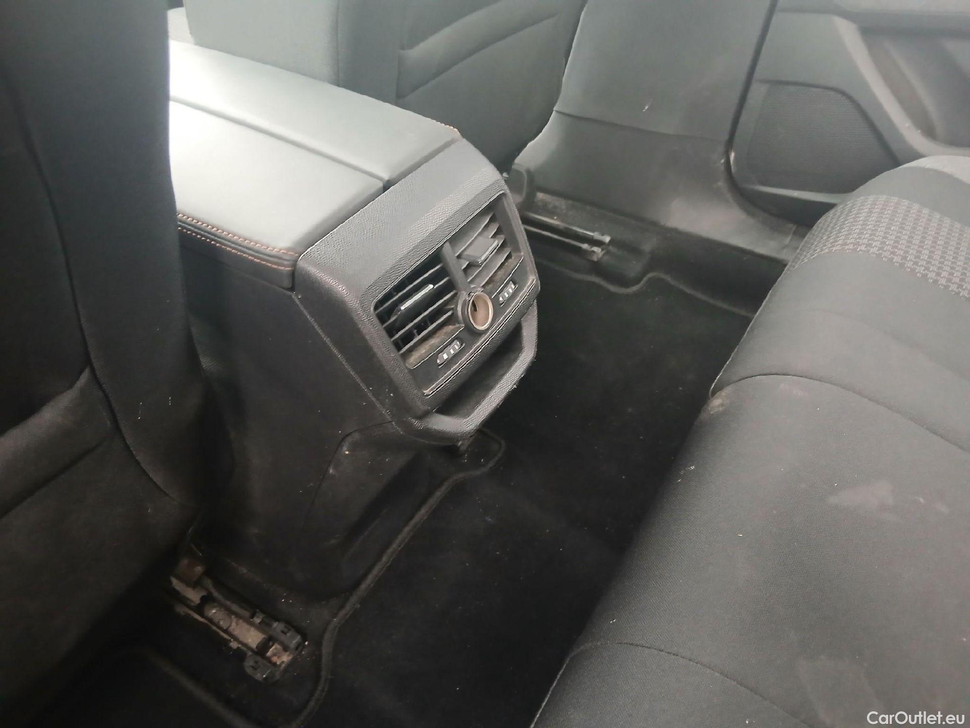  Peugeot  3008 PEUGEOT  / 2016 / 5P / todoterreno 1.5 BlueHDi 96kW (130CV) S&S Style #7