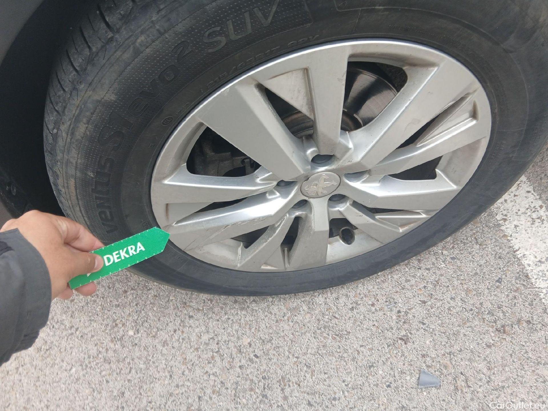  Peugeot  3008 PEUGEOT  / 2016 / 5P / todoterreno 1.5 BlueHDi 96kW (130CV) S&S Style #22