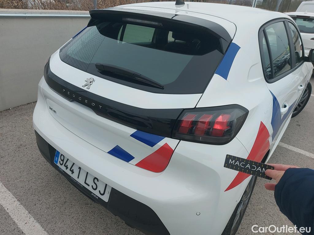  Peugeot  208 PEUGEOT  / 2019 / 5P / berlina con portón BlueHDi 73kW (100CV) Active Pack (AC) #4